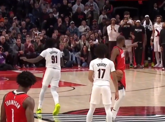 亚博游戏官网-不满开拓者选择点球 杜兰特指着斯普利特开骂：软爆了！