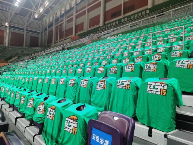 亚博中国官网-【现场】看台刮起绿色风暴 辽宁队静待卫冕时刻