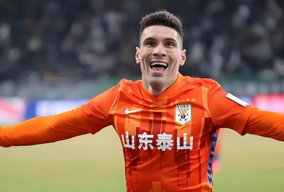 亚博中国官网-鲁能1月26日冬训迎来久违的外援，能力已得到认可，值得期待